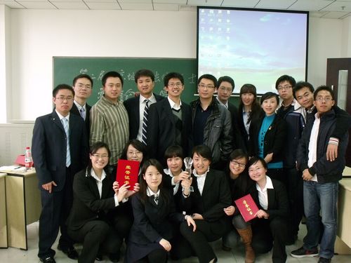 中国人民大学法学院蝉联北京地区法律硕士辩论赛冠军